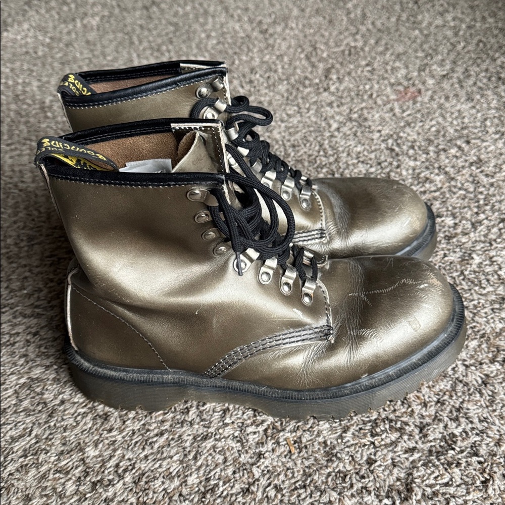 Dr. Martens Men’s 8 Women’s 9.5 Vintage Made in England Platform Combat‎ 8217